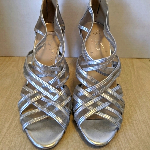 BCBG Paris Silver Mesh Zip Heels 8.5 - Picture 2 of 11